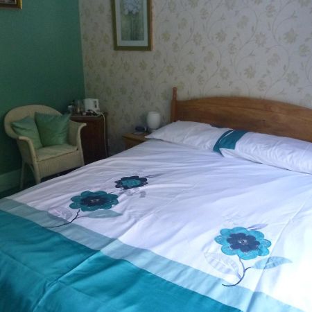 Chart House Bed And Breakfast Dorking Exterior photo